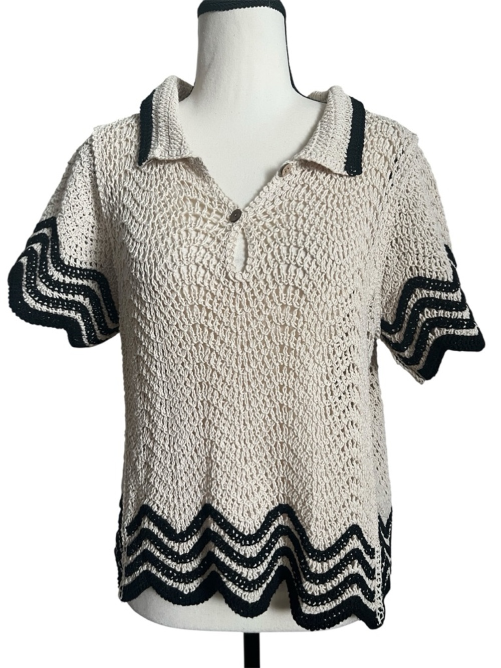 Solitaire Cream  & Black Short Sleeve Crochet Knit Top Collar Small Scallop Edge